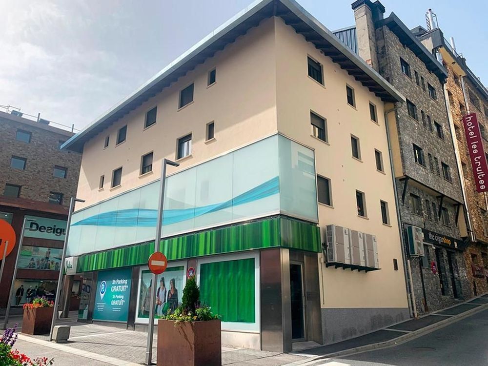 Apartments Pantebre 3000